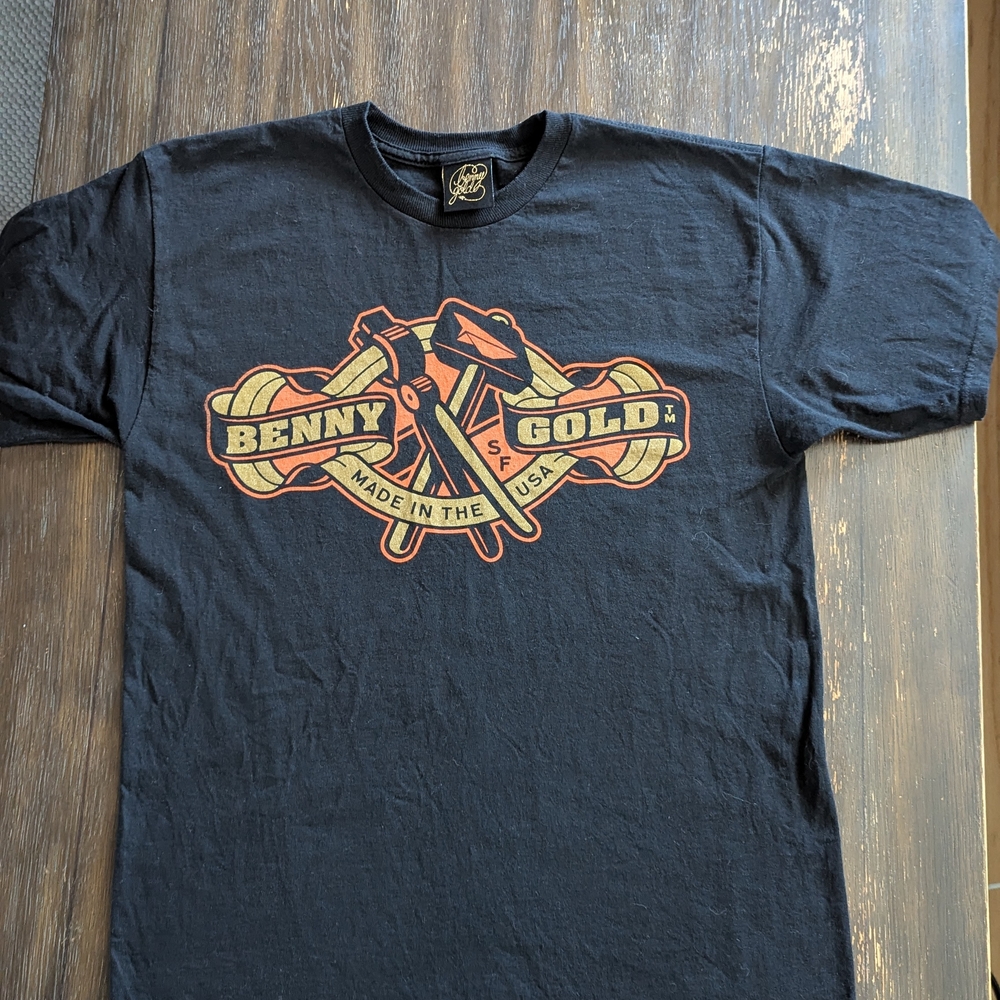 Tail Black Retro Graphic Short Sleeve Tee